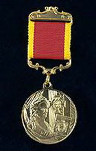 общественная медаль «за выдающийся вклад в развитие коллекционного дела в россии»